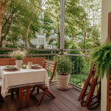 Gemuetliche Erdgeschosswohnung Auf Dem Kassberg Mit Balkon Und 2 Schlafzimmern Appartement *