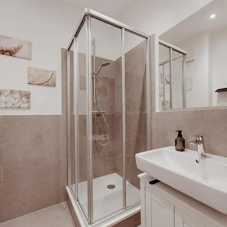 Appartement Gemuetliche Erdgeschosswohnung Auf Dem Kassberg Mit Balkon Und 2 Schlafzimmern